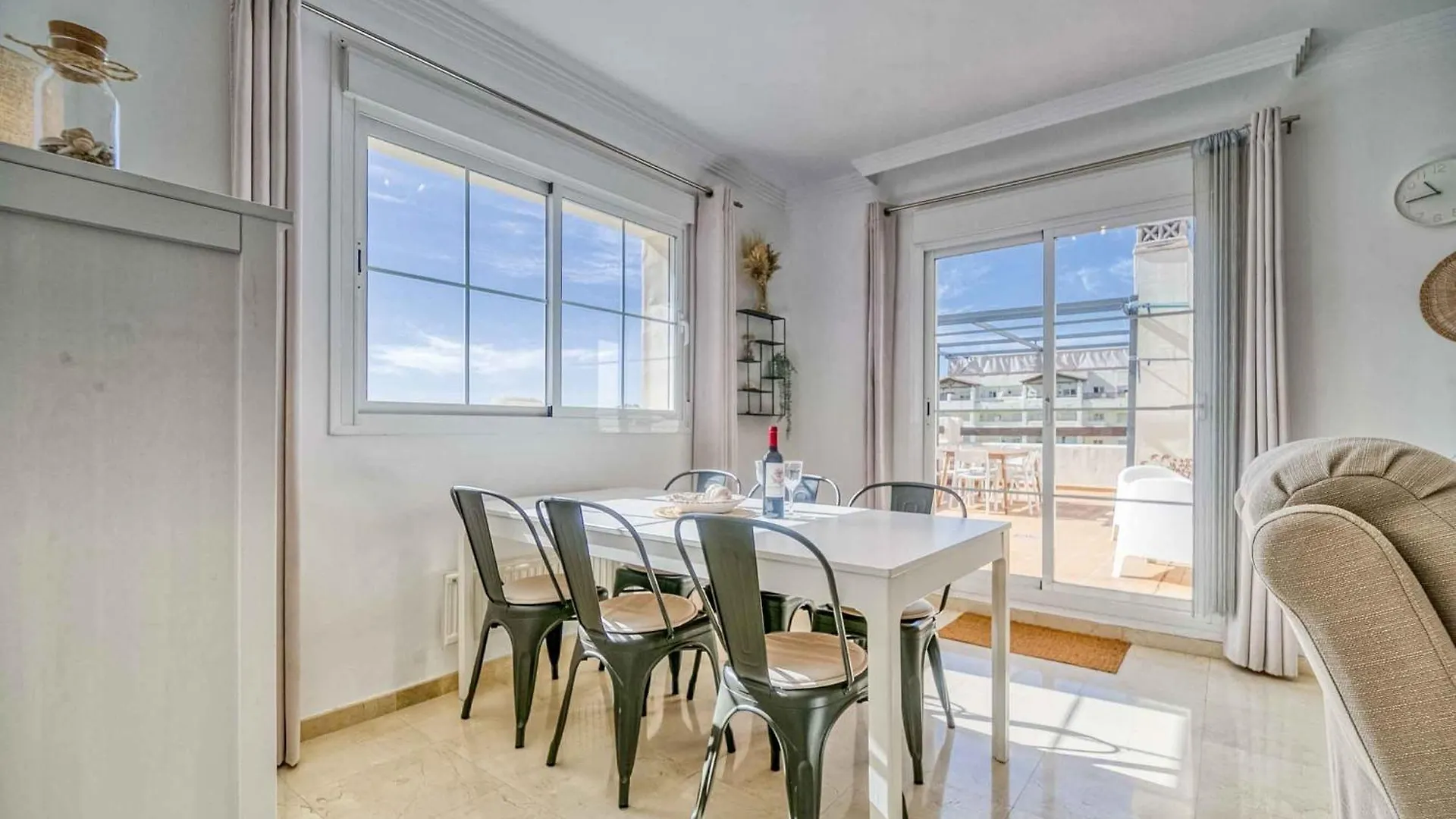 116 - Penthouse With Views And Pool, 5Min Away From Golf Course! Apartment Benalmadena